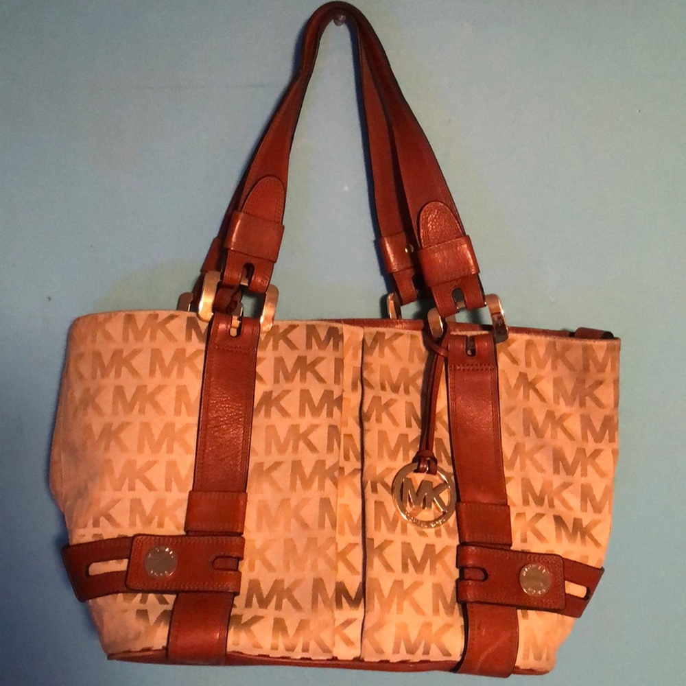 Copper Michael Kors Top Handle #MichaelKors